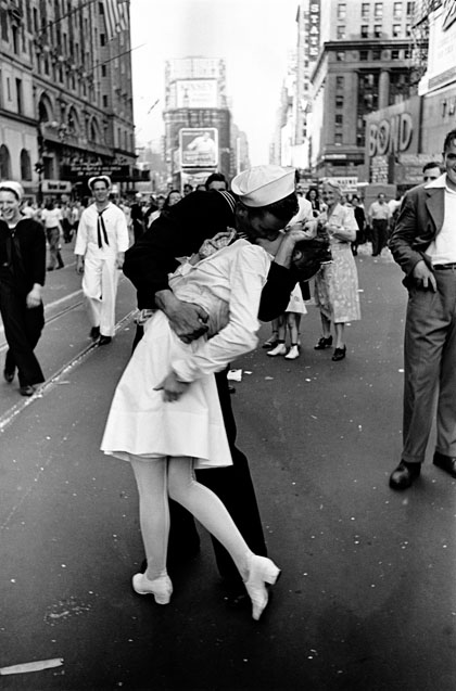 Alfred Eisenstaedt: VJ Day