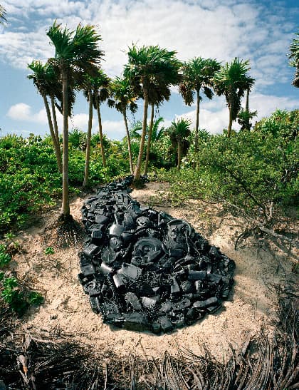 Gota (Drop), aus der Serie Washed Up: Transforming a Trashed Landscape